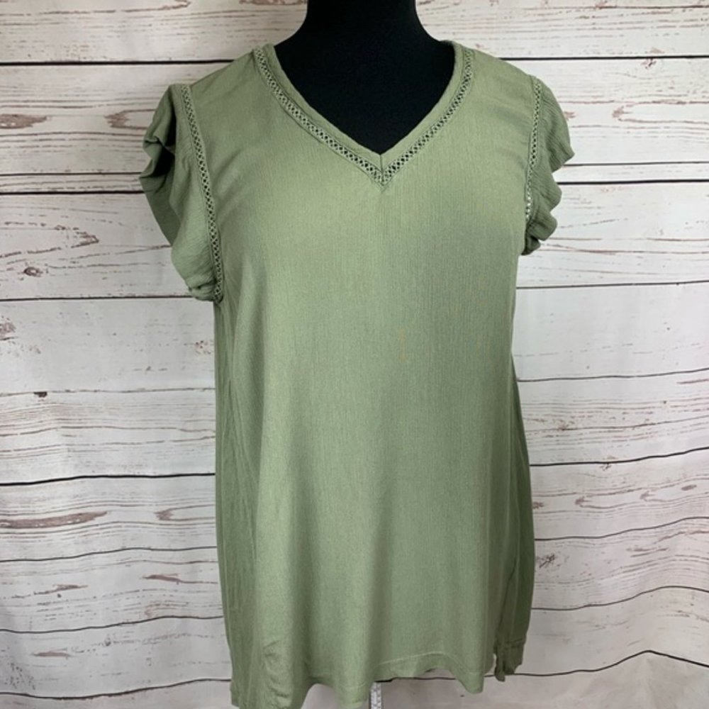 3/$25 Ellen Tracy tee
